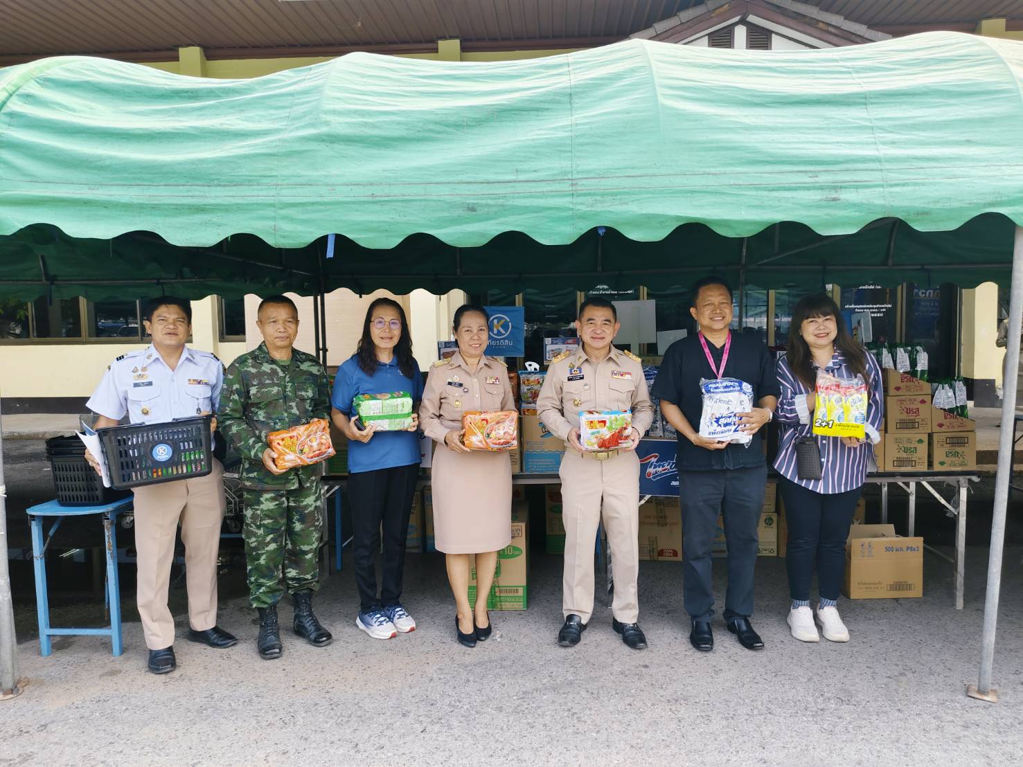พช.บ้านไผ่ ขอเชิญชวนร่วมงาน #ไทยช่วยไทย​ ลดภาระลดค่าครองชีพ  เลือกซื้อสินค้าอุปโภค - บริโภค ราคาพิเศษ​ คุณภาพดี ราคาประหยัด​ " ตามโครงการ #ไทยช่วยไทย​ " ลดภาระลดค่าครองชีพ​ #อำเภอพึ่งได้​